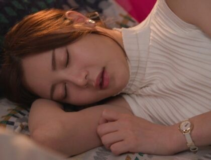 Cậu học trò nhút nhát sờ soạng cô giáo xinh đẹp bị ngất khi giúp đưa về nhà Cậu học trò nhút nhát sờ soạng cô giáo xinh đẹp bị ngất khi giúp đưa về nhà