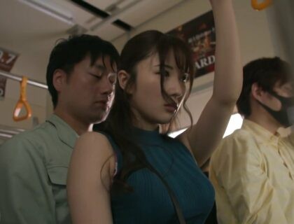 Cậu nhân viên quấy rối tình dục trên tàu điện nào ngờ là vợ của sếp Cậu nhân viên quấy rối tình dục trên tàu điện nào ngờ là vợ của sếp