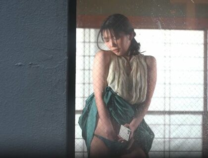 Cậu thanh niên độc thân nhìn lén vợ hàng xóm thủ dâm và cái kết Cậu thanh niên độc thân nhìn lén vợ hàng xóm thủ dâm và cái kết