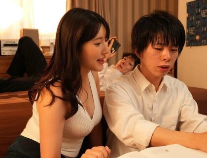 Cậu thanh niên được chị hàng xóm đưa vào đời khi nhờ sang dạy học Cậu thanh niên được chị hàng xóm đưa vào đời khi nhờ sang dạy học