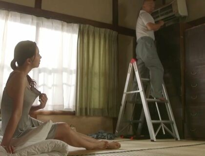 Cô chủ nhà dâm dục và anh thợ sửa điều hòa may mắn Cô chủ nhà dâm dục và anh thợ sửa điều hòa may mắn