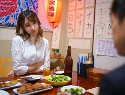 Qua đêm nhà sếp nữ khi trễ chuyến tàu cuối về nhà… và… Qua đêm nhà sếp nữ khi trễ chuyến tàu cuối về nhà… và…