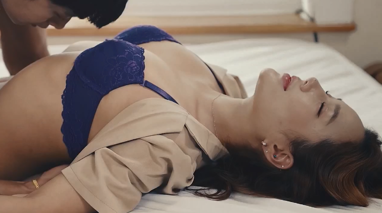 Trải nghiệm mới mẻ cùng em trong lần đầu làm tình Trải nghiệm mới mẻ cùng em trong lần đầu làm tình